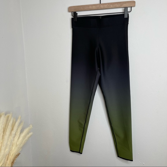 NWT ULTRACOR Ombre Star Print Performance Leggings Size M Black Green - Picture 3 of 13